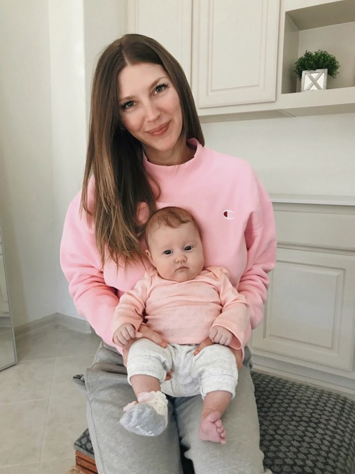 AshLee Frazier wearing matching outfits with her daughter, Navy Lee